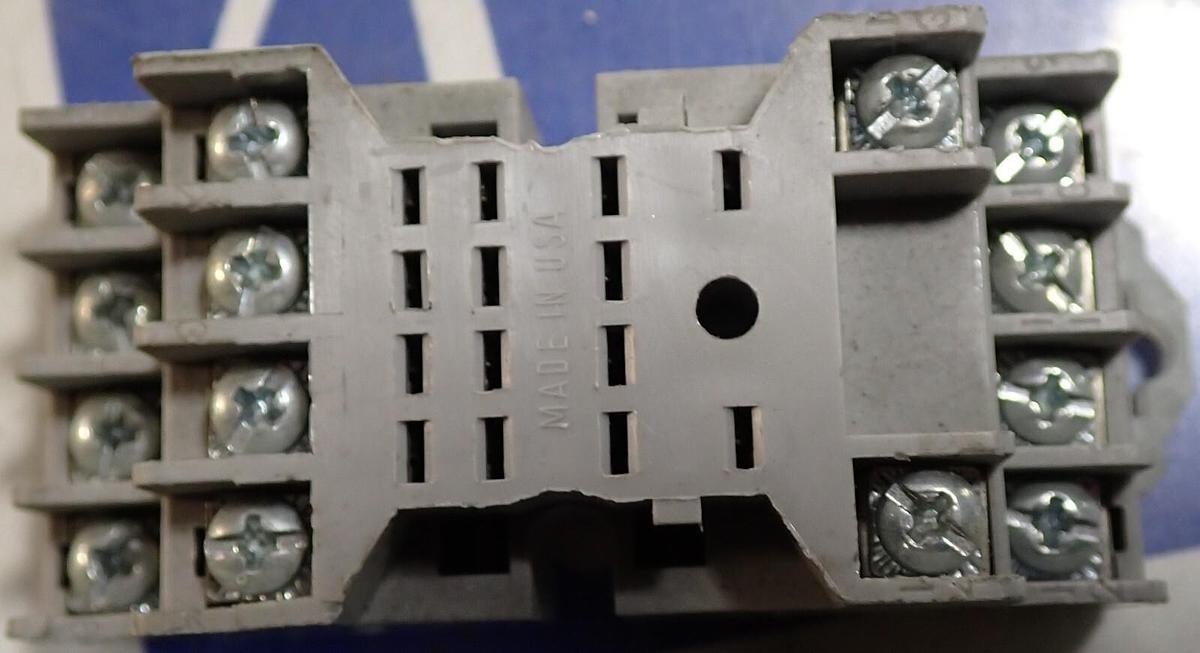 Used POTTER & BRUMFIELD 27E122 RELAY SOCKET ($2.50 OBO)