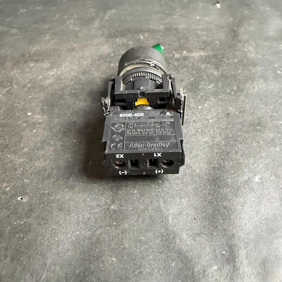 Used ALLEN BRADLEY 800E-4D0 GREEN SELECTOR SWITCH ($18 OBO)