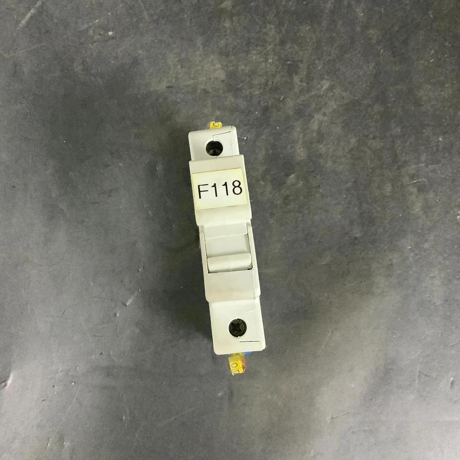 Used AUTOMATION DIRECT DN-FM6 DINNECTORS FUSE HOLDER ($8 OBO)