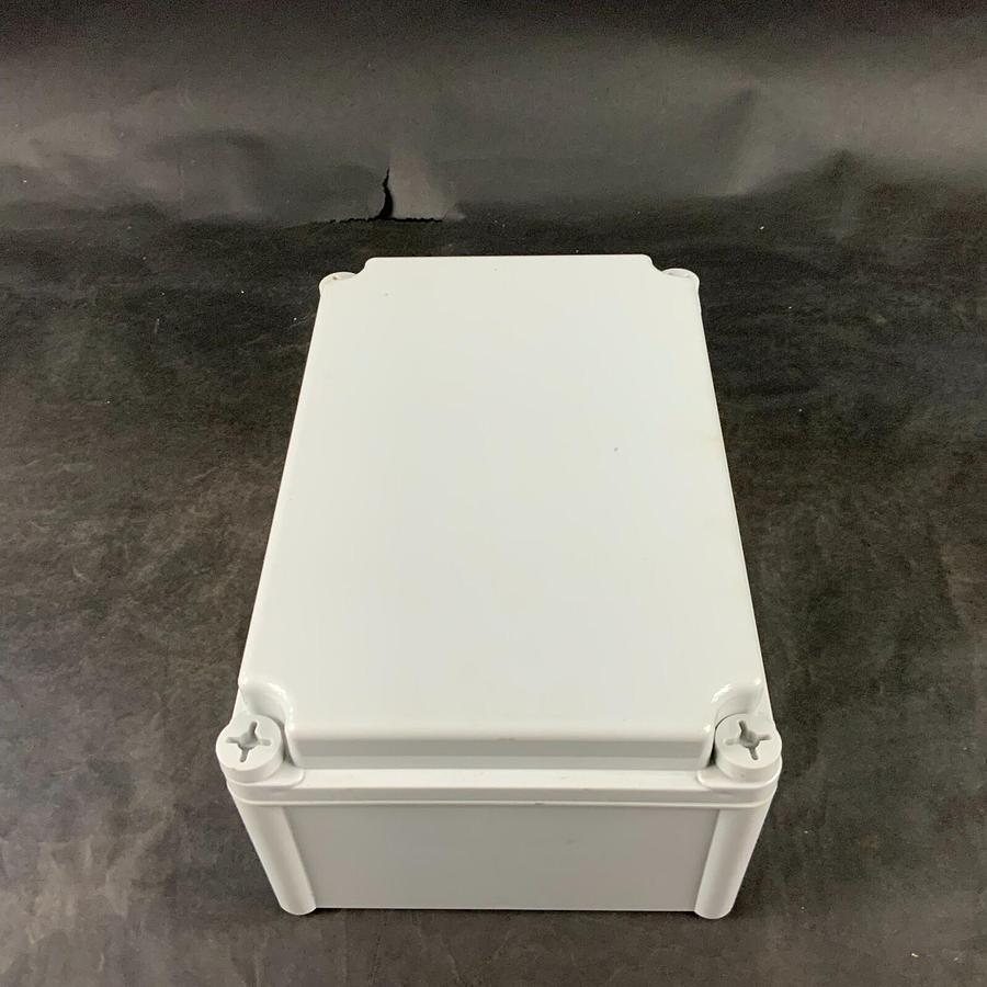 CNMIBO PLASTIC WATERPROOF ENCLOSURE ($30 OBO)