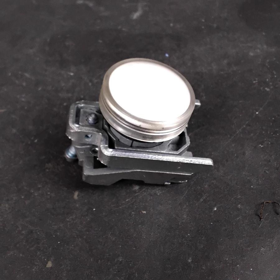 Used SCHNEIDER ELECTRIC ZB4BZ009 MOUNTING BASE ($13 OBO)