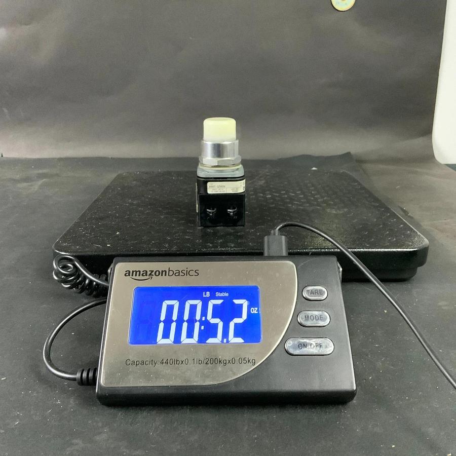 Used ALLEN BRADLEY 800T-QTH2W WHITE PUSH BUTTON ($50 OBO)