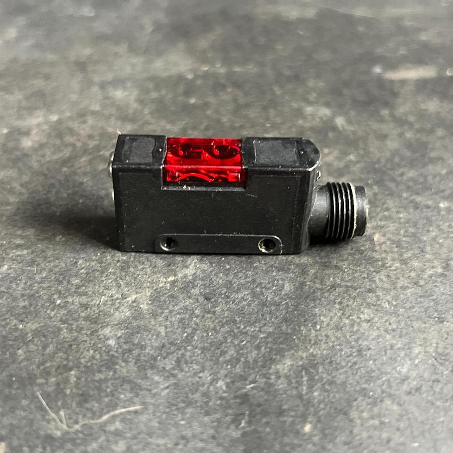 Used OMRON E3S-AD87 PHOTOELECTRIC SWITCH ($60 OBO)