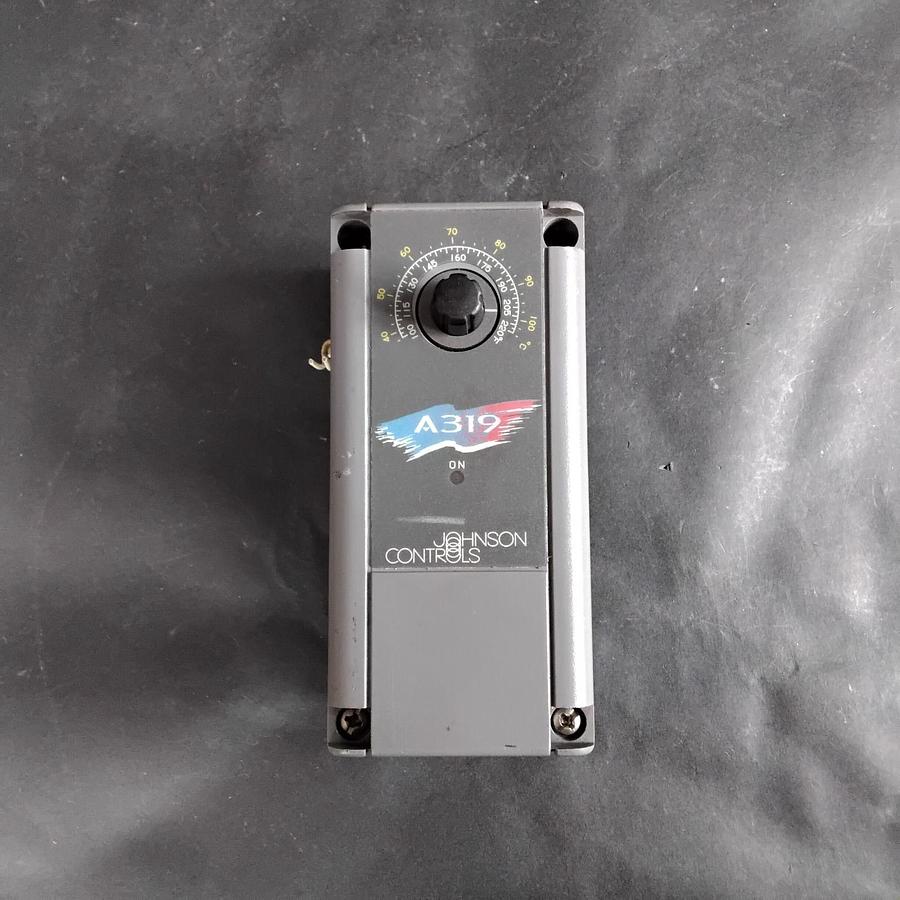 Used JOHNSON CONTROLS A319 TEMPERATURE CONTROLLER ($30 OBO)