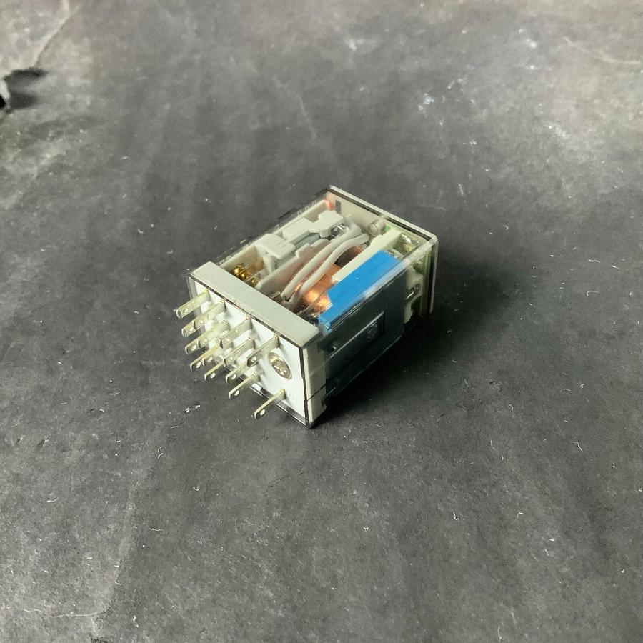 Used ALLEN BRADLEY 700-HC14Z24-4 SER.D RELAY ($10 OBO)