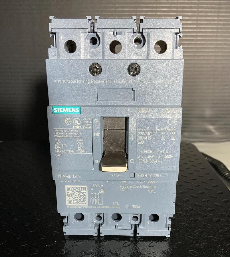 Used SIEMENS 3VA5130-4ED31-0AA0 ($442.99 OBO)
