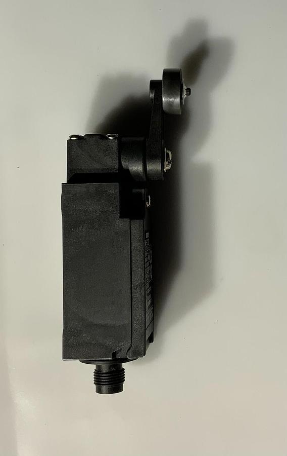 Used OMRON D4N-9120 LIMIT SWITCH ($49.99 OBO!!!)