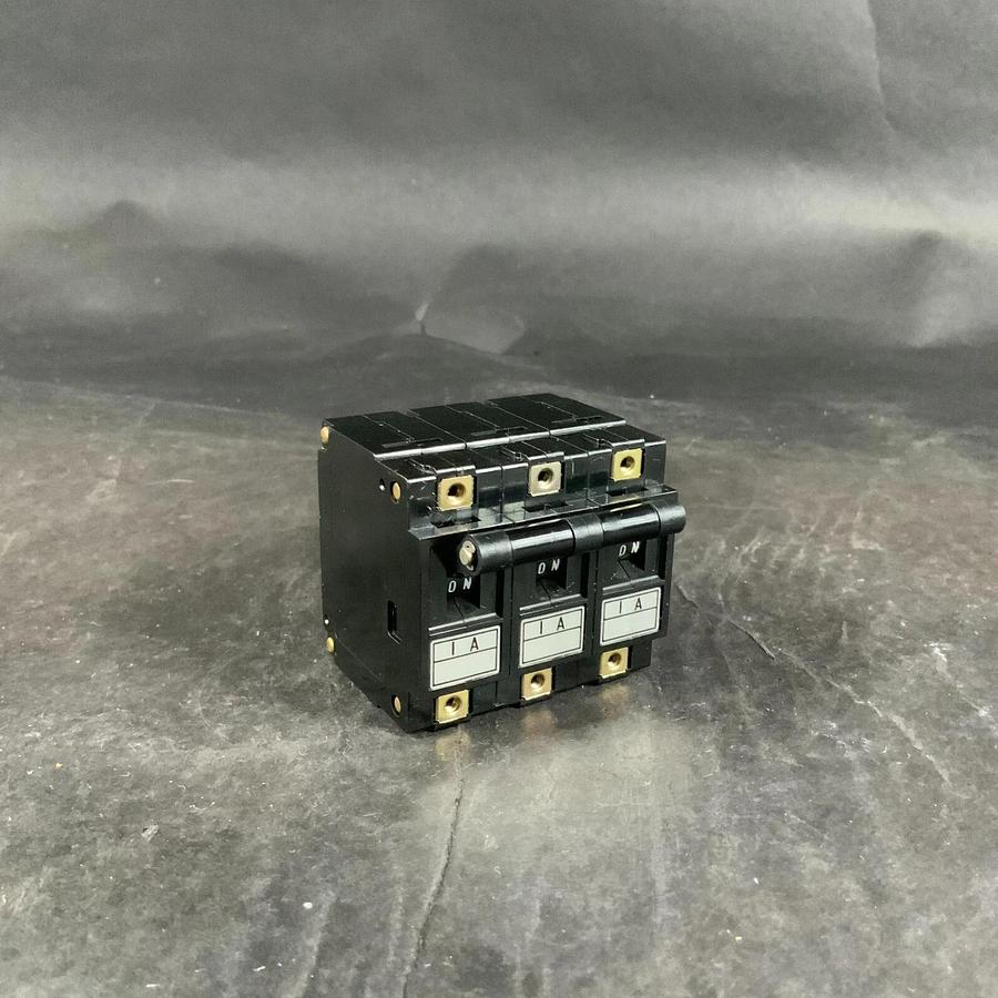 Used IZUMI DENKI NRAN 3111Y CIRCUIT BREAKER (25$ OBO)