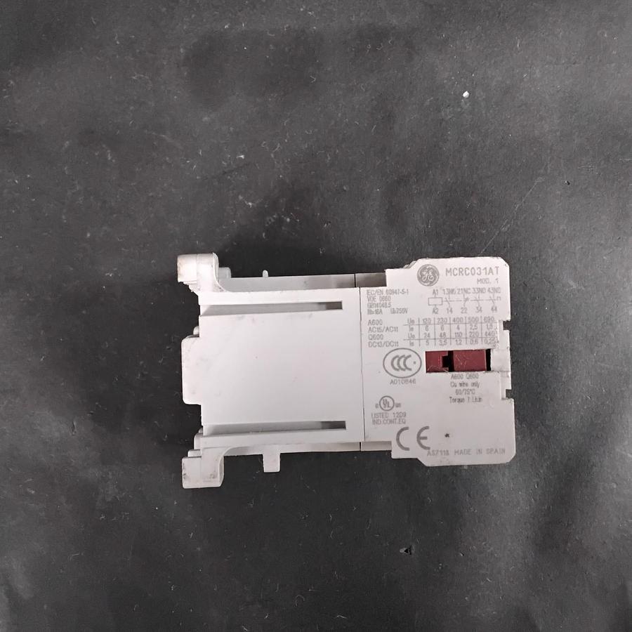 Used GENERAL ELECTRIC MCRC031AT CONTROL RELAY ($34 OBO)