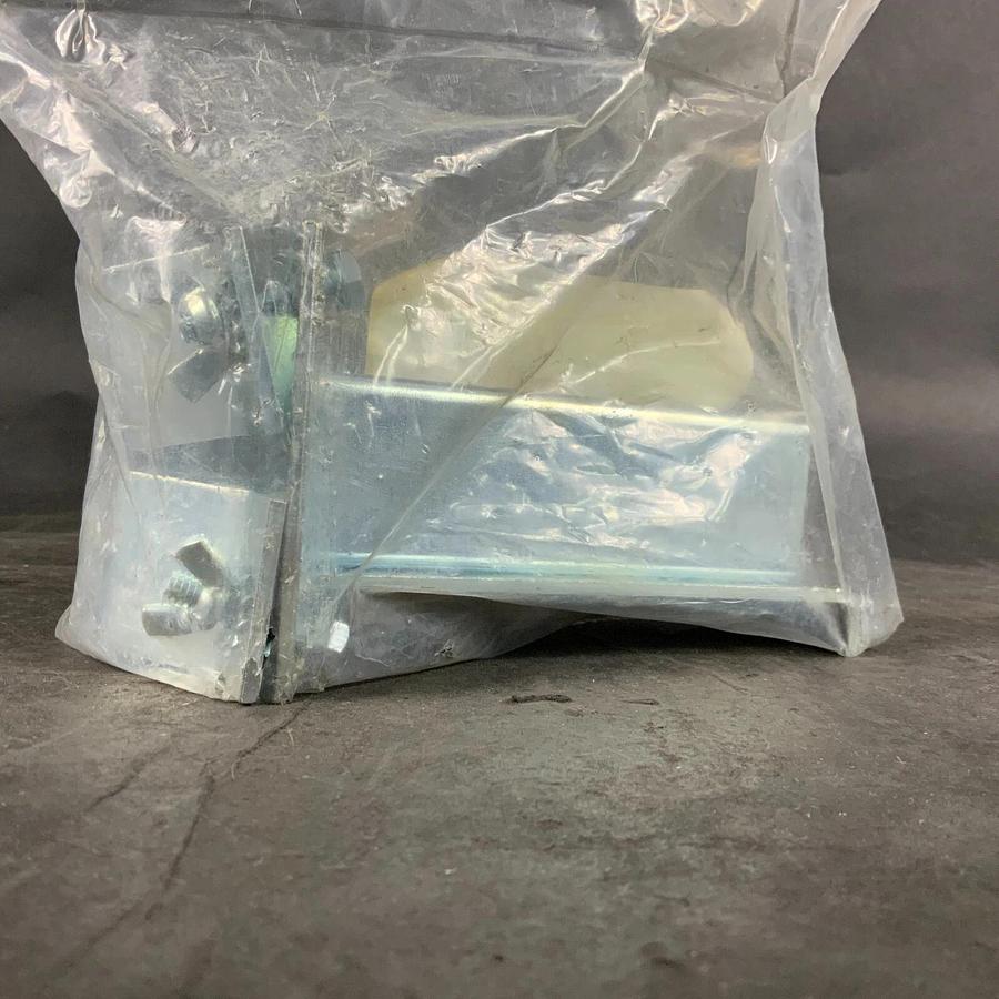 Used AIREY THOMPSON 406717256 U/F HANGER ($20 OBO)