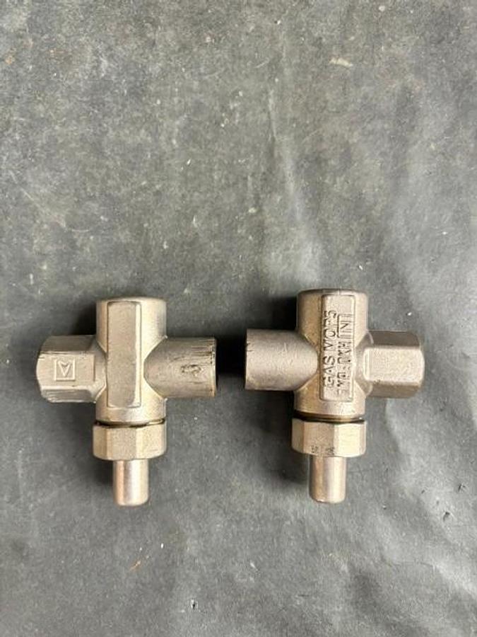 Used GAS MOP5 TYPE DKH VALVES - GROUP OF 2