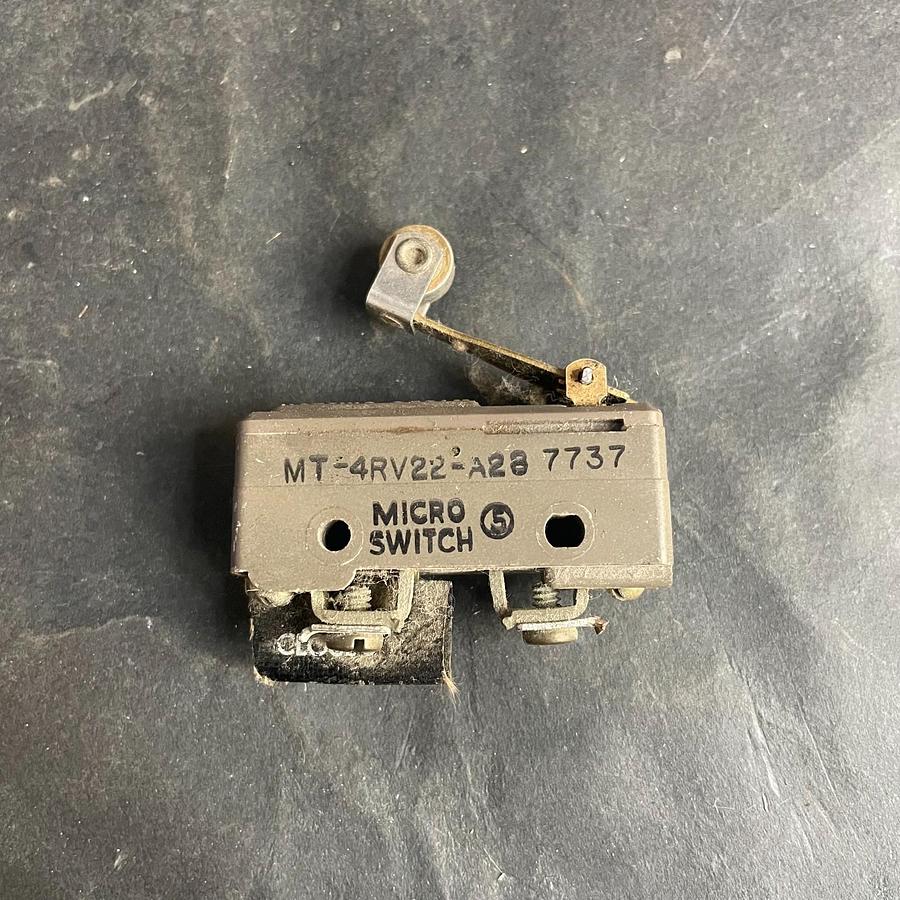 Used HONEYWELL MT-4RV22-A28 - MICRO SWITCH