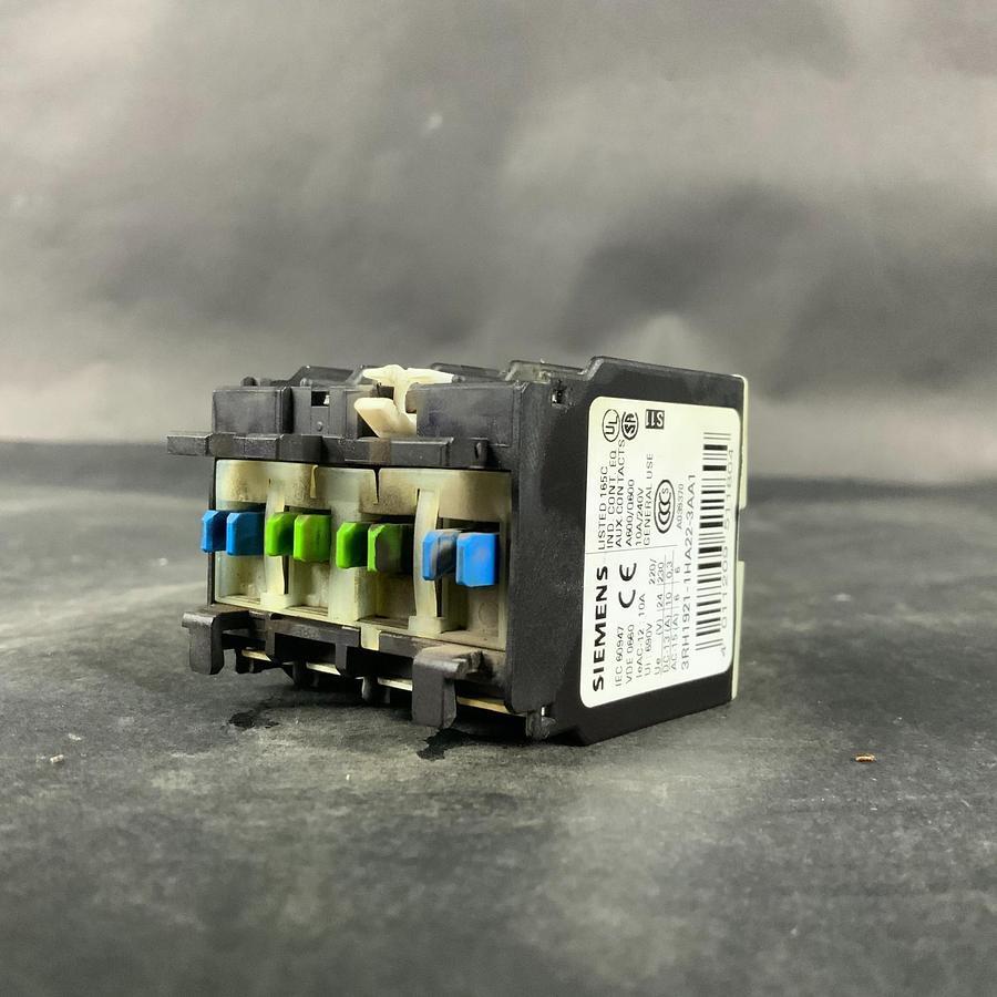 Used SIEMENS 3RH1921-1HA22-3AA1 CONTACTOR ($35 OBO)