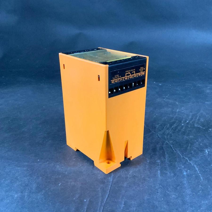 Used IFM ELECTRONIC DREHZAHLWÄCHTER D100 SPEED CONTROLLER ($25 OBO)