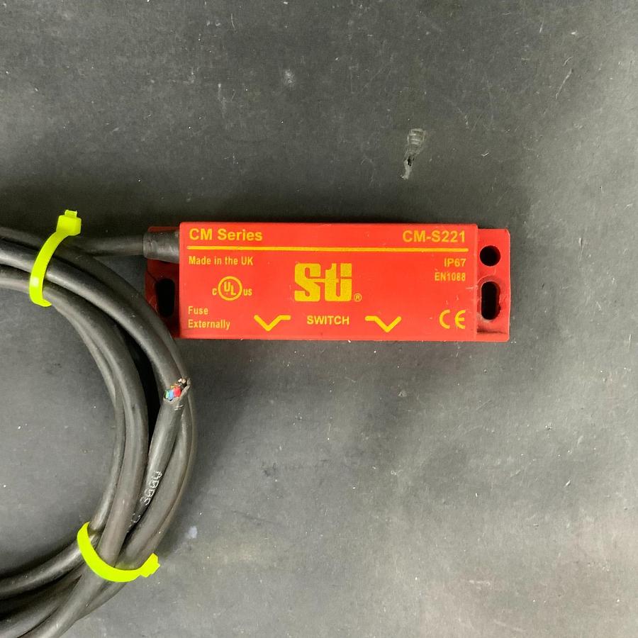 Used OMRON STI CM-S221 SAFETY INTERLOCK SWITCH ($30 OBO)