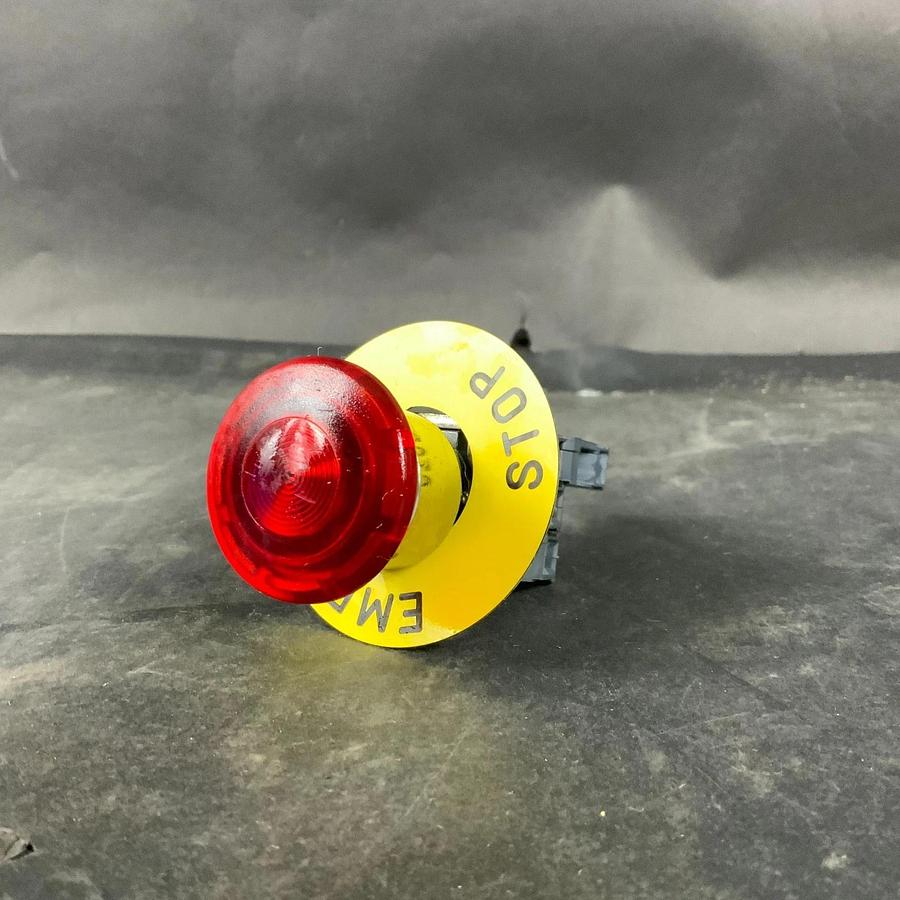 Used TELEMECANIQUE ZBE-204 EMERGENCY STOP RED INDICATOR LIGHT ($25 OBO)