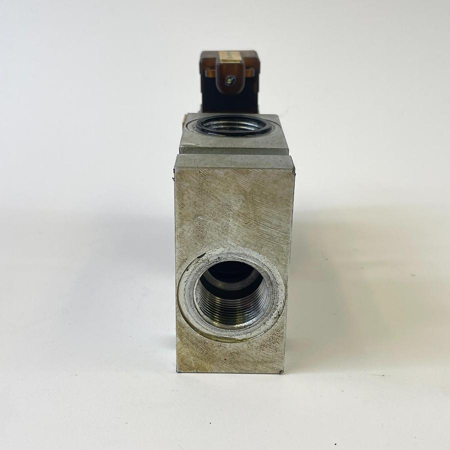 Used PARKER B12212B SERIES CARTRIDGE VALVE BODY + LUMBERG VAD 1A-1-3 SOLENOID PLUG