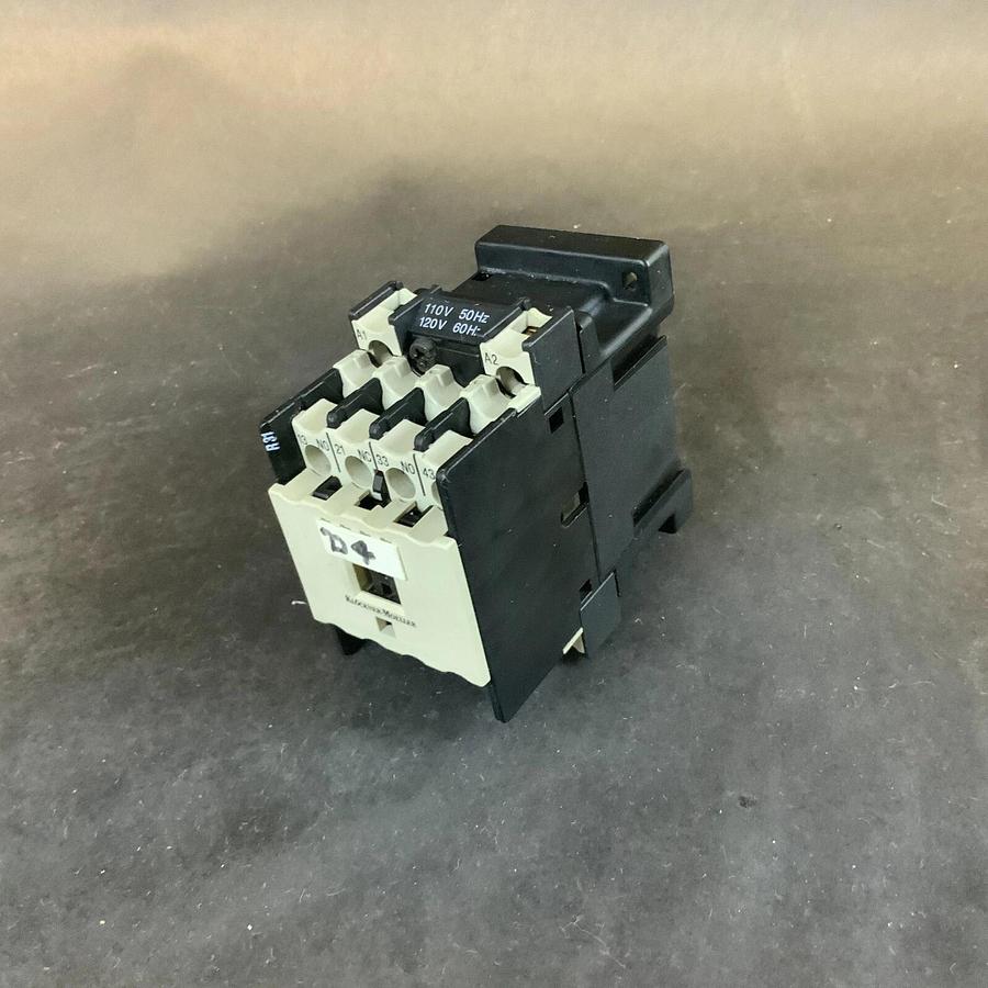 Used MOELLER DIL R31 110-120V CONTACTOR ($20 OBO)