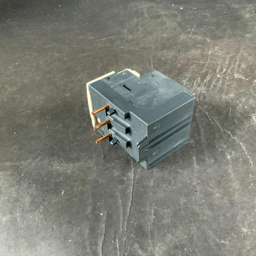Used SCHNEIDER ELECTRIC LRD08 OVERLOAD RELAY ($15 OBO)