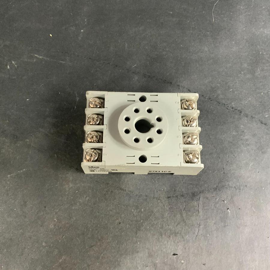 Used IDEC SR2D-06 OCTAL RELAY SOCKET ($3 OBO)