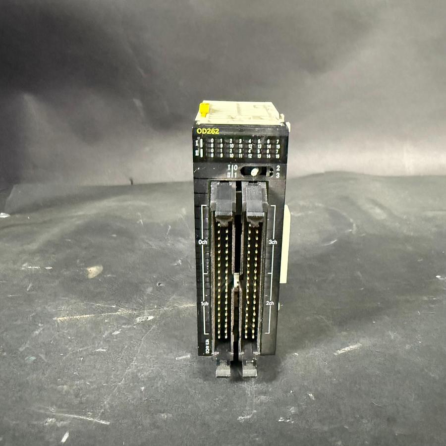 Used OMRON CJ1W-OD262 PLC OUTPUT UNIT ($45 OBO)