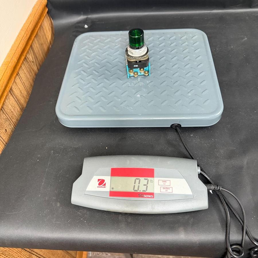 Used ALLEN BRADLEY 800T-QB24GAR GREEN PUSHBUTTON ($70 OBO)