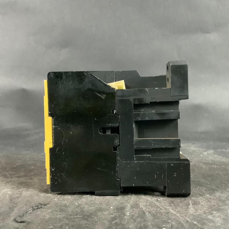 Used ALLEN BRADLEY 100-A18ND3 CONTACTOR ($45 OBO)