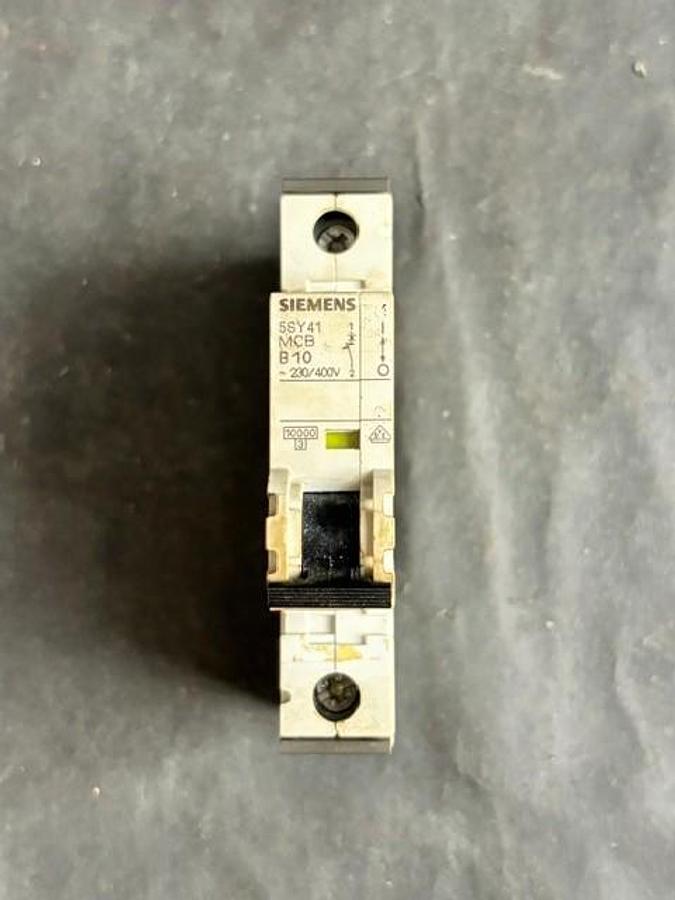 Used SIEMENS 5SY4110-6 CIRCUIT BREAKER
