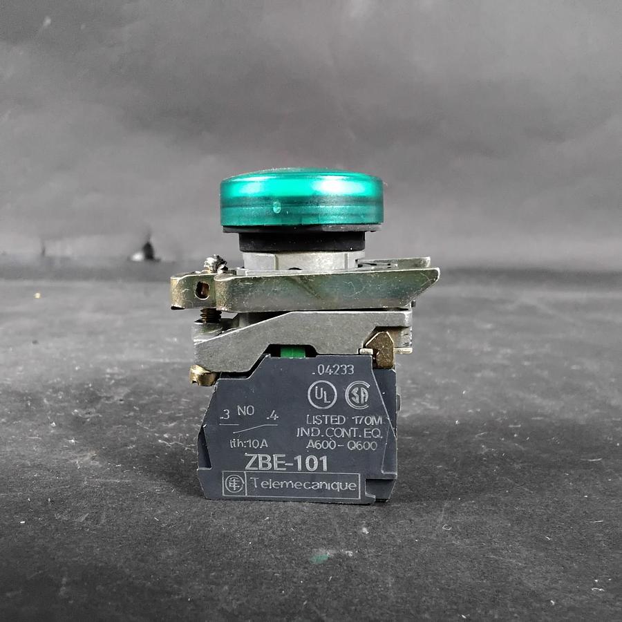 Used TELEMECANIQUE ZBE-101 GREEN PUSHBUTTON ($15 OBO)