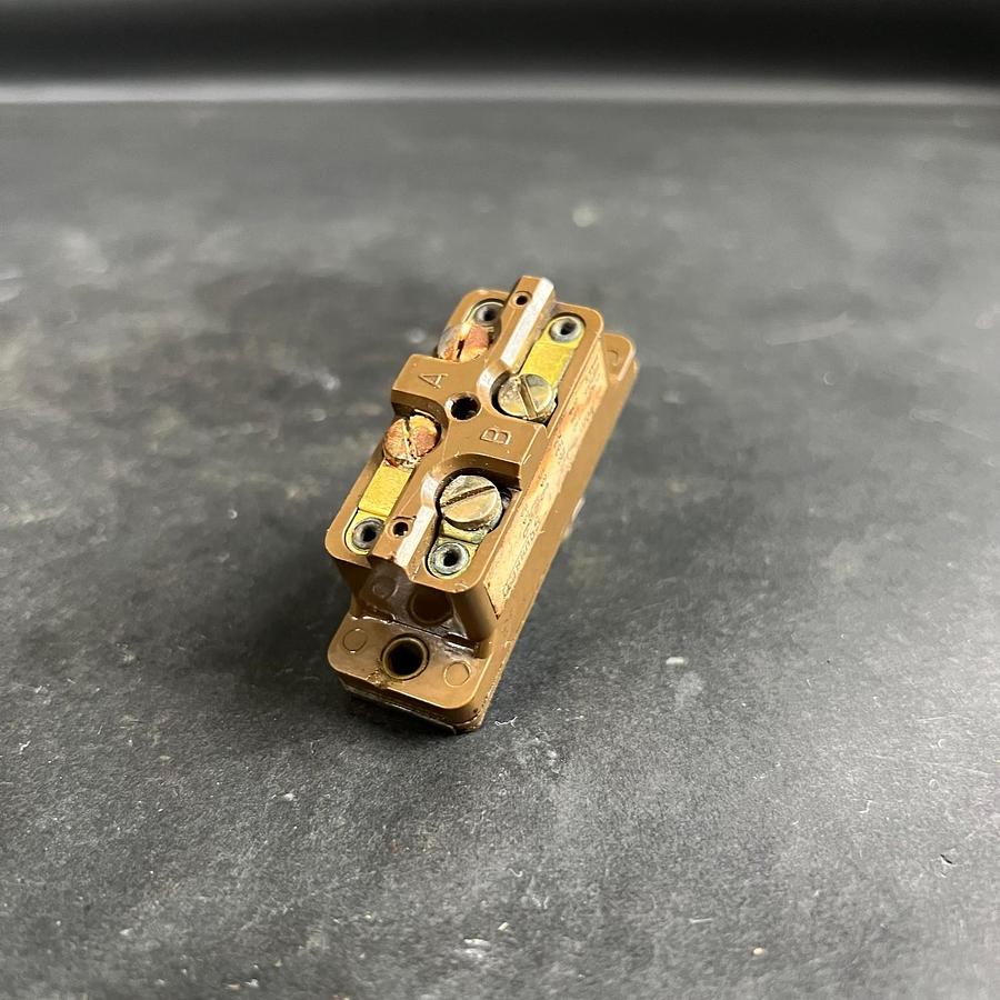 Used SQUARE D PILOT DUTY SNAP SWITCH ($20 OBO)