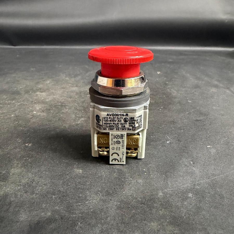 Used IDEC AVD301N-R RED EMERGENCY STOP SWITCH ($25 OBO)