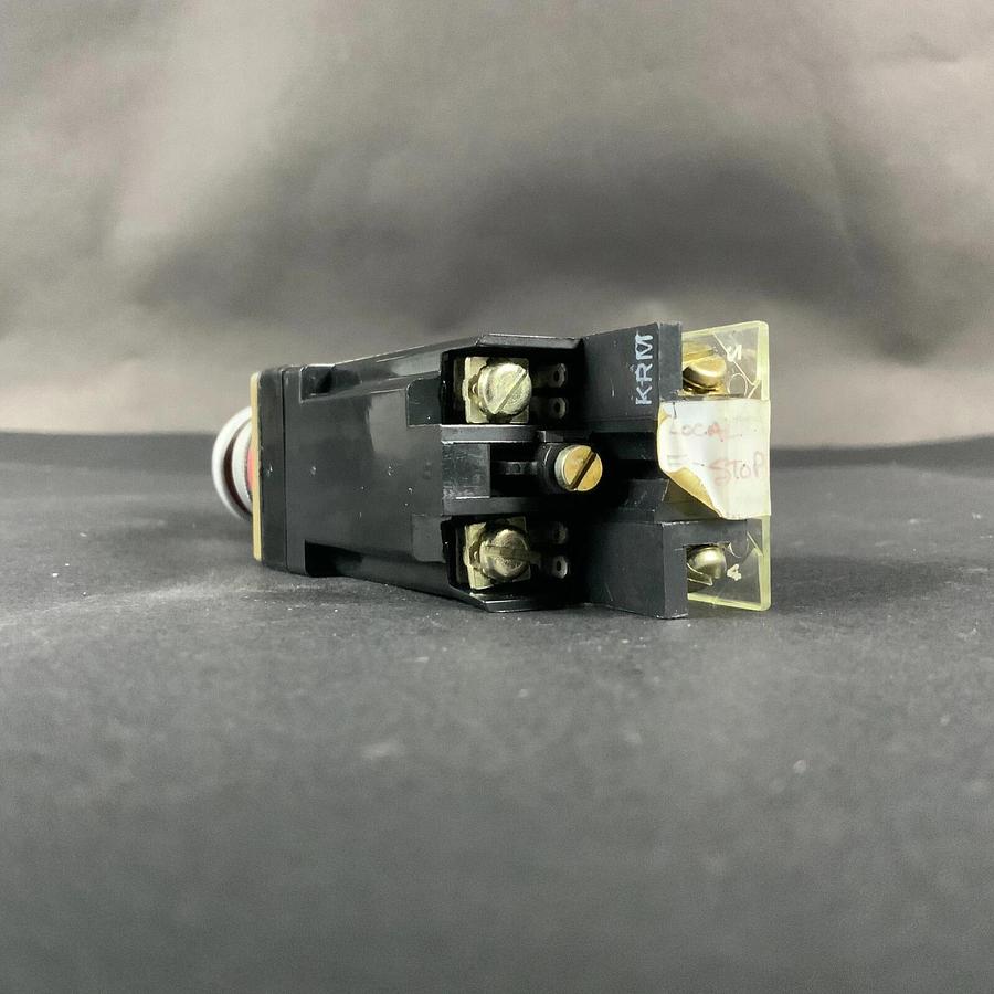Used ALLEN BRADLEY 800MR-FXP16XS PUSHBUTTON SWITCH ($45 OBO)