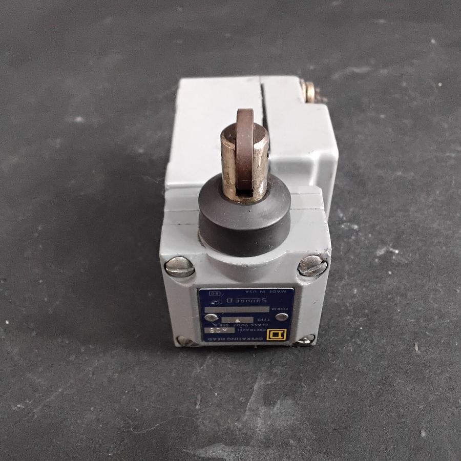 Used SQUARE D 9007C52F LIMIT SWITCH SERIES A ($35 OBO)