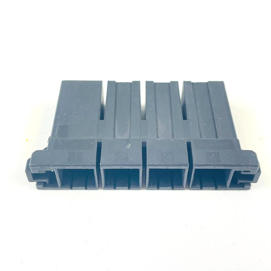 Used TE CONNECTIVITY AMP 1-179958-4 D-5 X 4-POS RECEPTACLE HOUSING 11-PCS