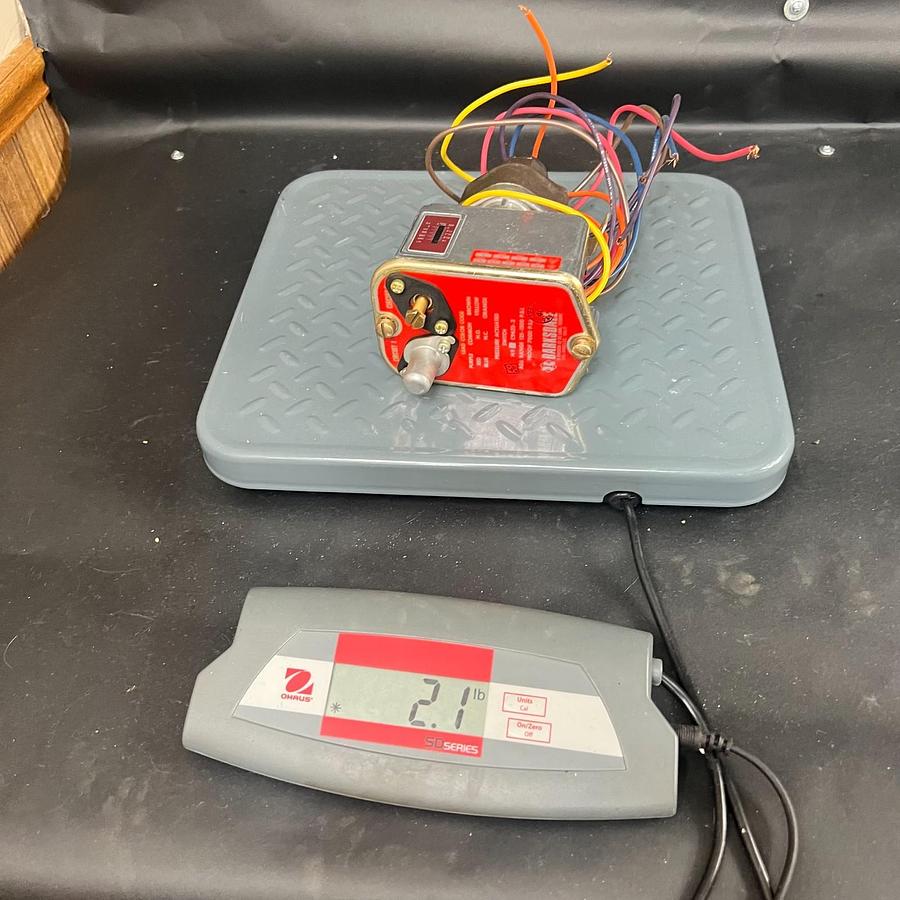 Used BARKSDALE C9622-2 PRESSURE ACTUATED SWITCH ($325 OBO)