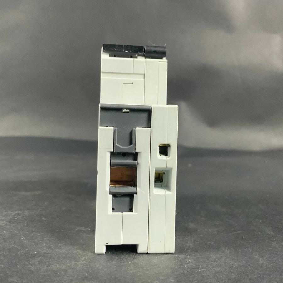 Used SIEMENS 5SY6132-7 CIRCUIT BREAKER ($25 OBO)