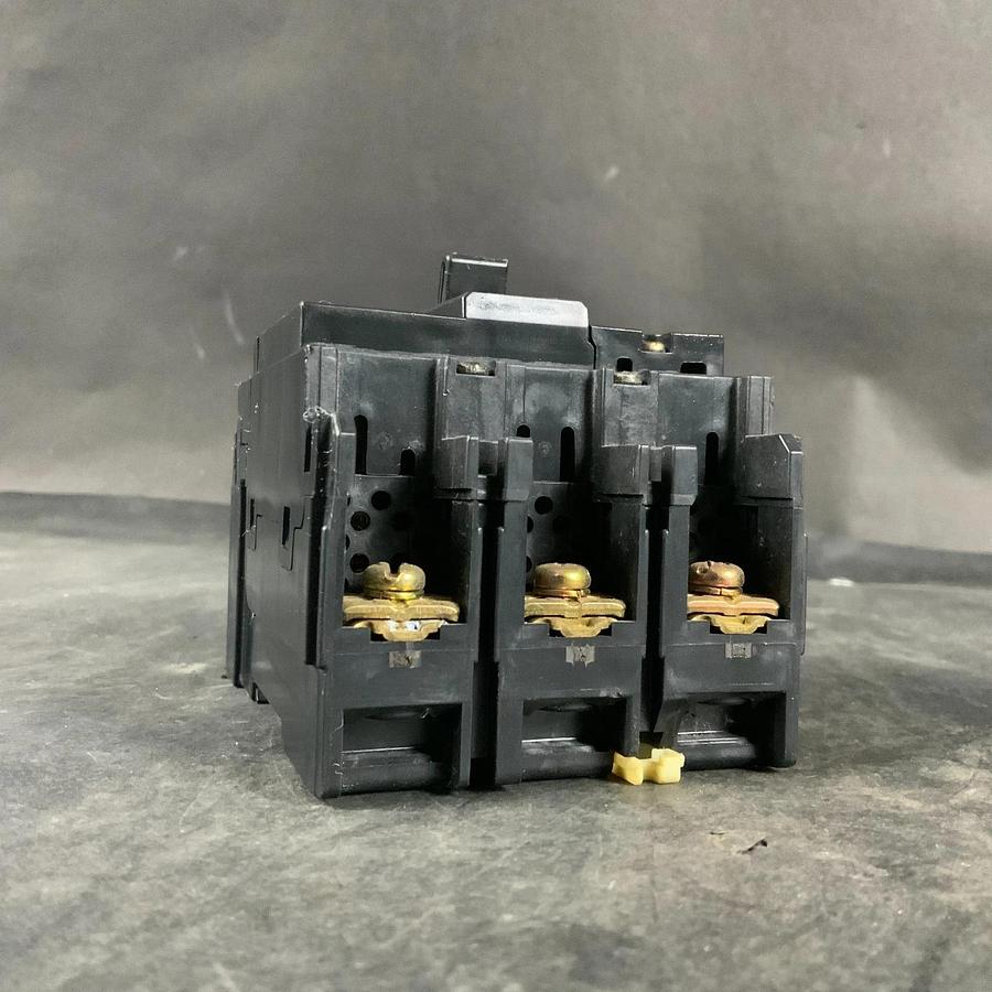 Used FUJI ELECTRIC EA33AC BB3AEAC-005 CIRCUIT BREAKER ($35 OBO)