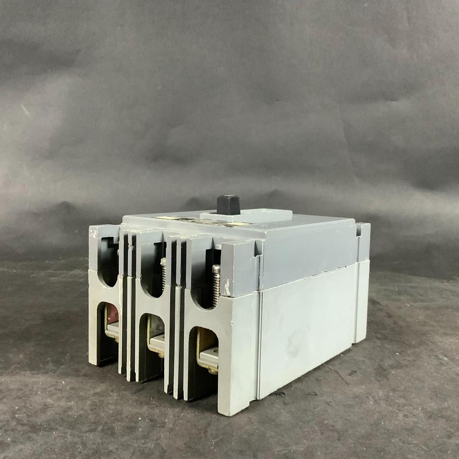 Used WESTINGHOUSE HFB3020 CIRCUIT BREAKER ($35 OBO)
