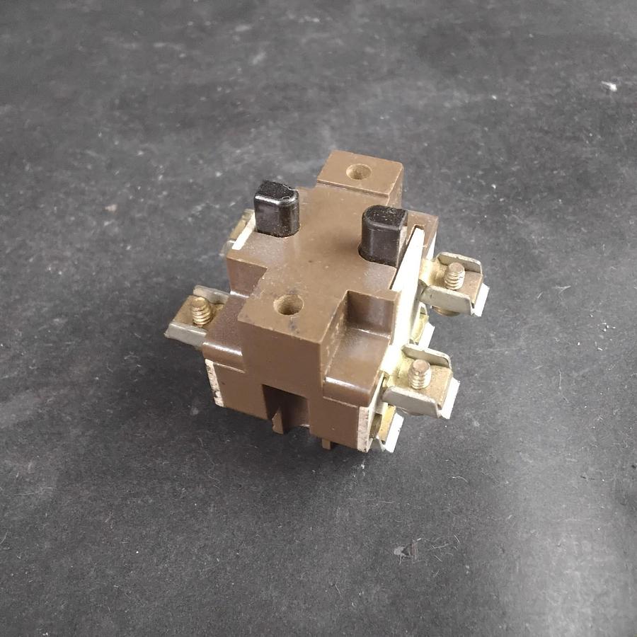 Used SQUARE D 9001 TYPE TB CONTACT BLOCK INDUSTRIAL CONTROL COMPONENT OEM REPLACEMENT