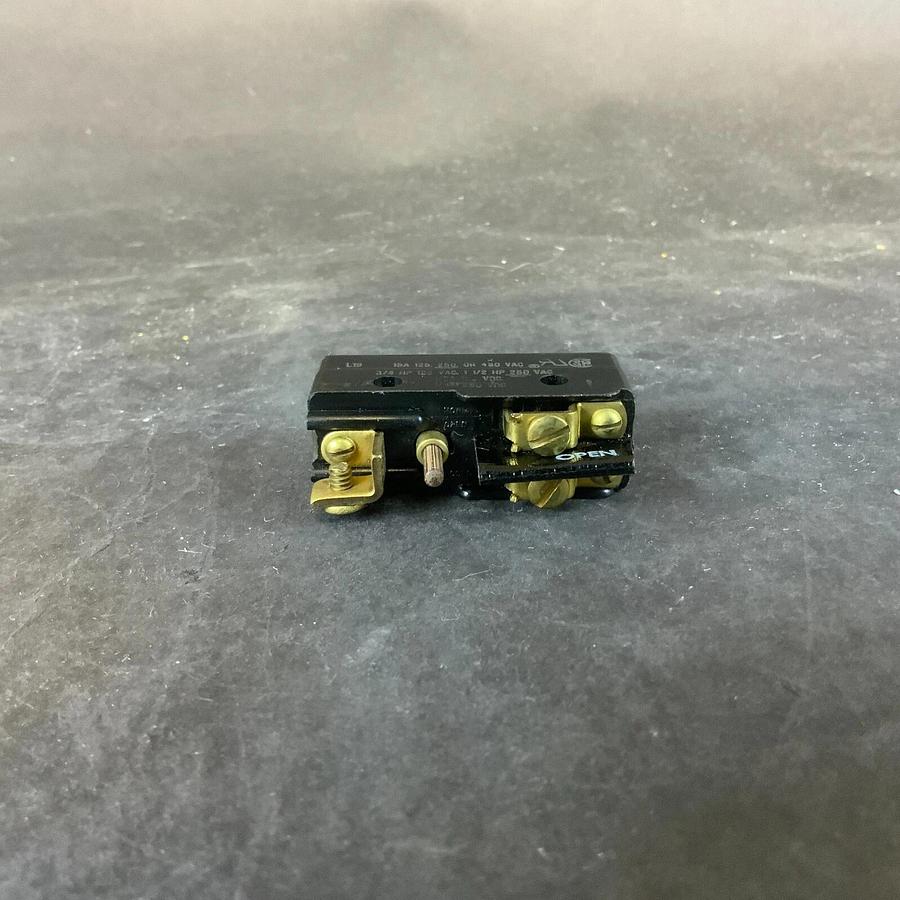 Used HONEYWELL MICROSWITCH BA-3CX716 LIMIT SWITCH ($10 OBO)