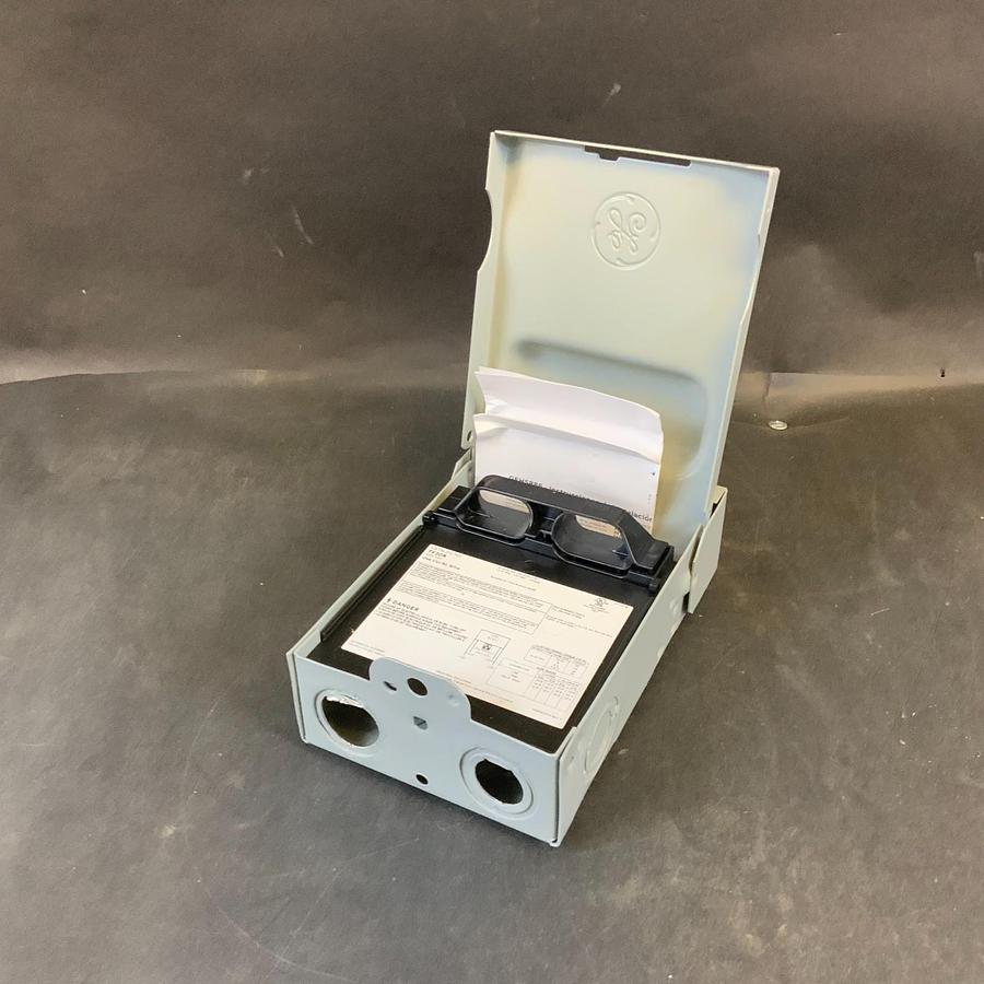 Used GE TF30RCP AIR CONDITIONER DISCONNECT - USED ($10 OBO)