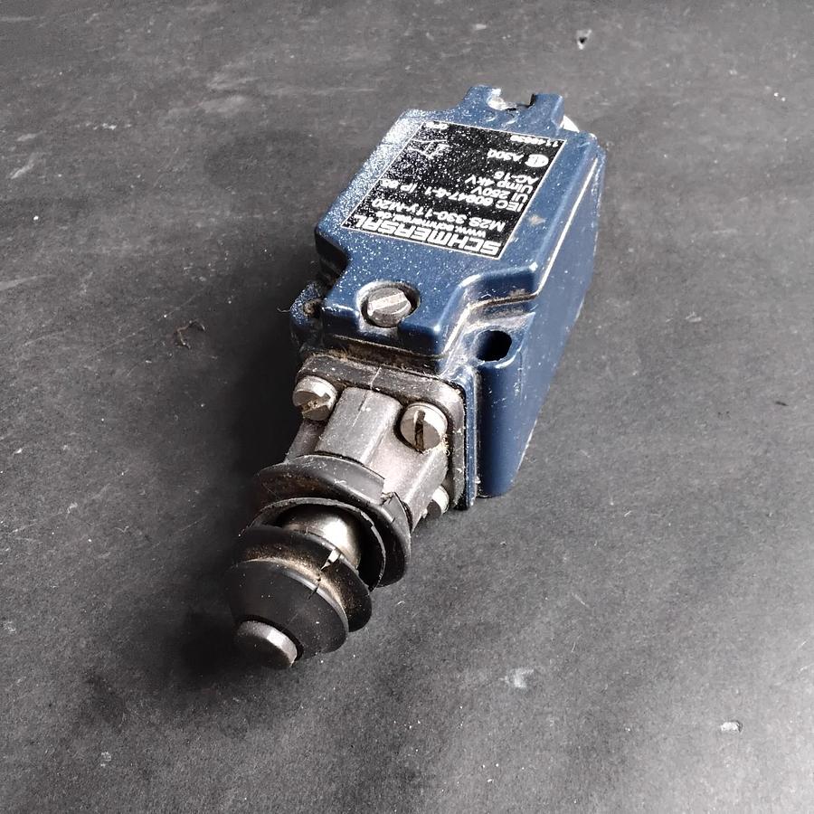Used SCHMERSAL M28 330-11Y-M20 LIMIT SWITCH ($35 OBO)
