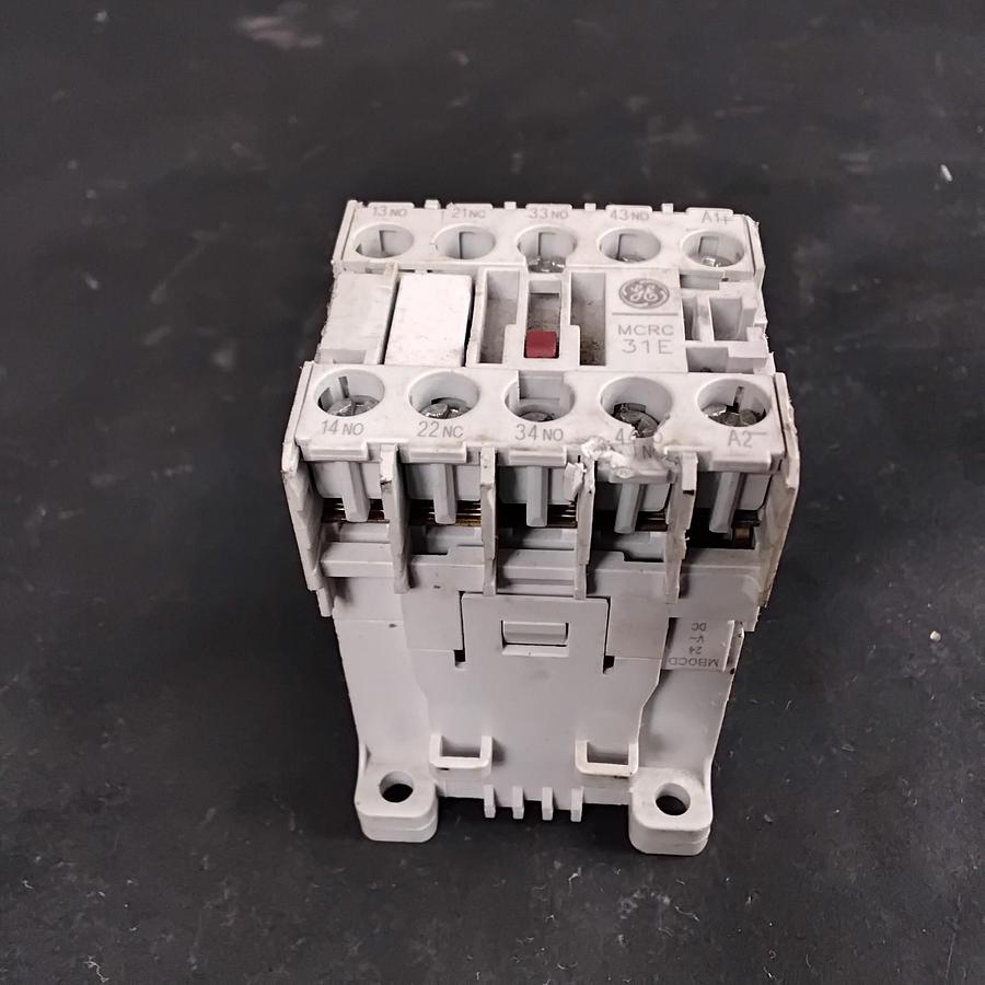 Used GENERAL ELECTRIC MCRC031AT CONTROL RELAY ($34 OBO)