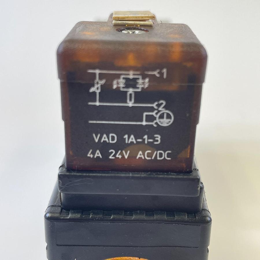 Used PARKER B12212B SERIES CARTRIDGE VALVE BODY + LUMBERG VAD 1A-1-3 SOLENOID PLUG