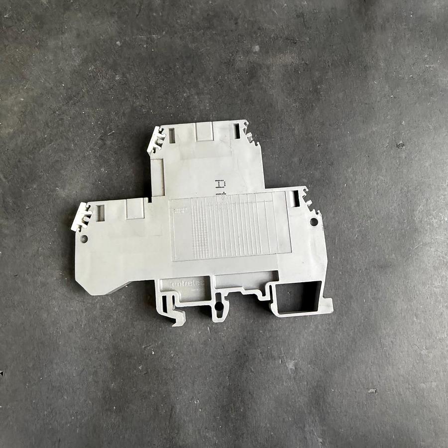 Used ENTRELEC M/8-D TERMINAL BLOCK ($5 OBO)