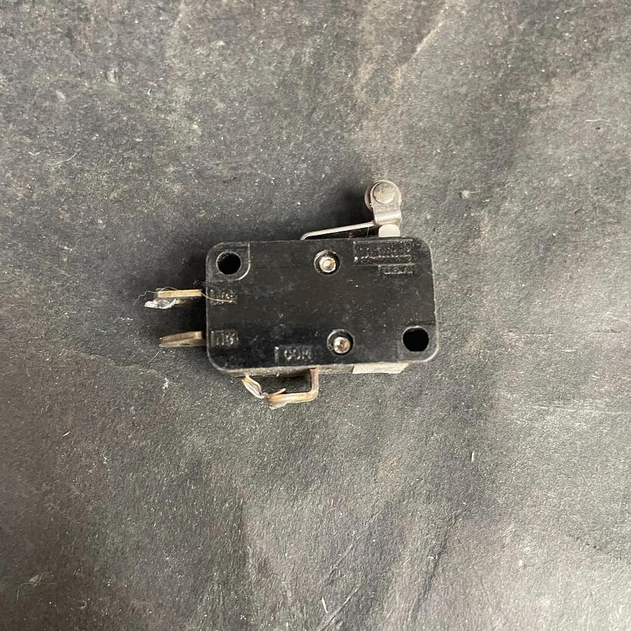 Used UNIMAX 2TMA-1 MICRO SWITCH