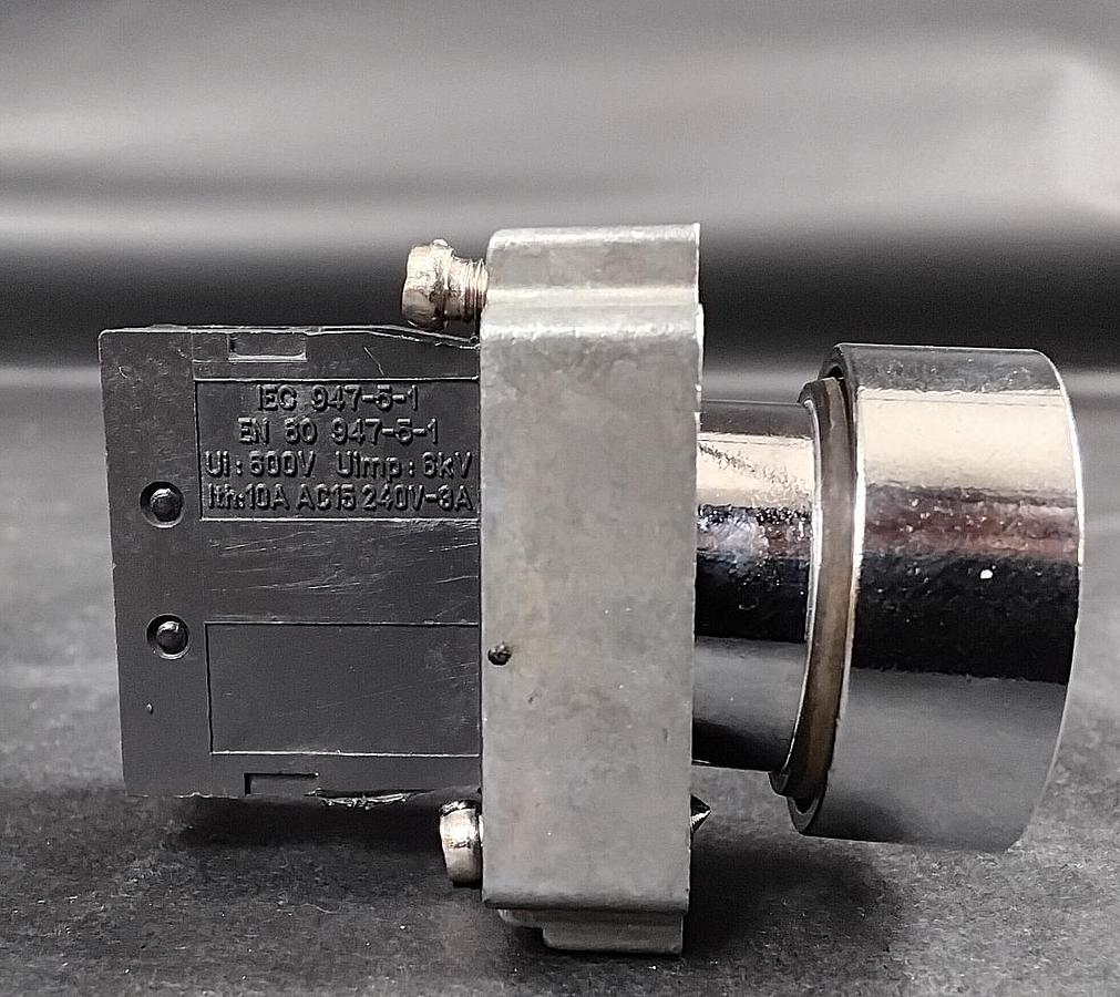 Used TELEMENCANIQUE ZB2-BE101 GREEN MOMENTARY PUSH BUTTON($10 OBO)