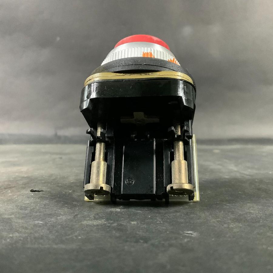 Used ALLEN BRADLEY 800T-B6 SERIES B RED PUSHBUTTON ($15 OBO)