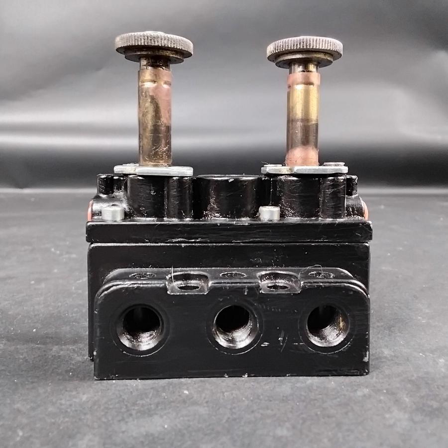 Used ARO A712SD-000-N SOLENOID AIR CONTROL VALVE ($50 OBO)