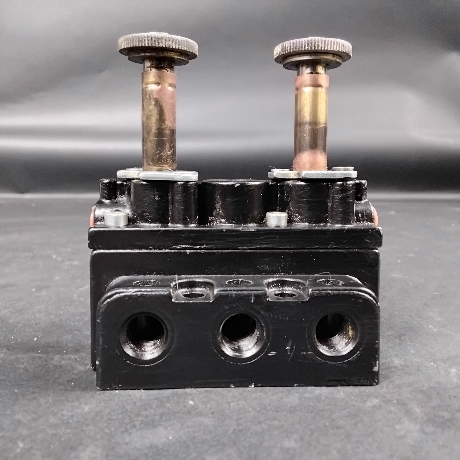 Used ARO A712SD-000-N SOLENOID AIR CONTROL VALVE  ($50 OBO)